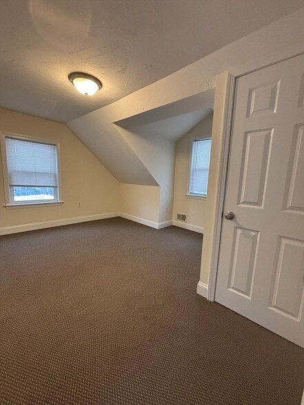 Building Photo - 15 Buckingham St