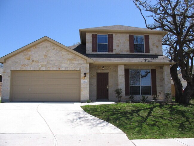 Building Photo - Beautiful corner lot w/lg trees, privacy f...