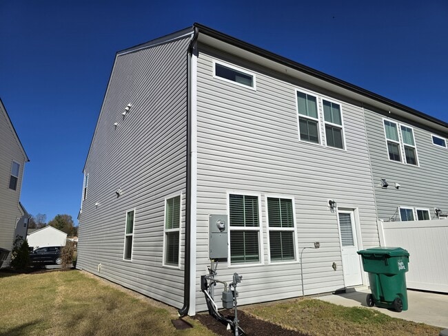 Photo - 865 Falls Grove Trl Townhome