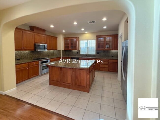 Building Photo - Luxurious two story, four bedroom, three b...