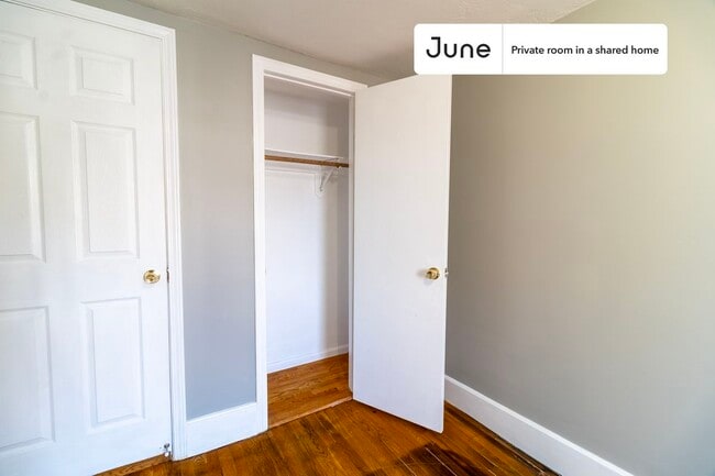 Building Photo - Room in Shared 4 bed/2 bath home in Newton Corner