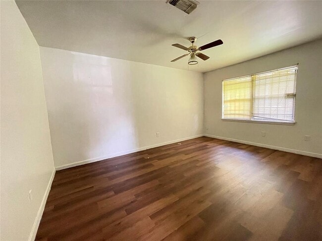 Foto del edificio - 4823 Shreveport Blvd