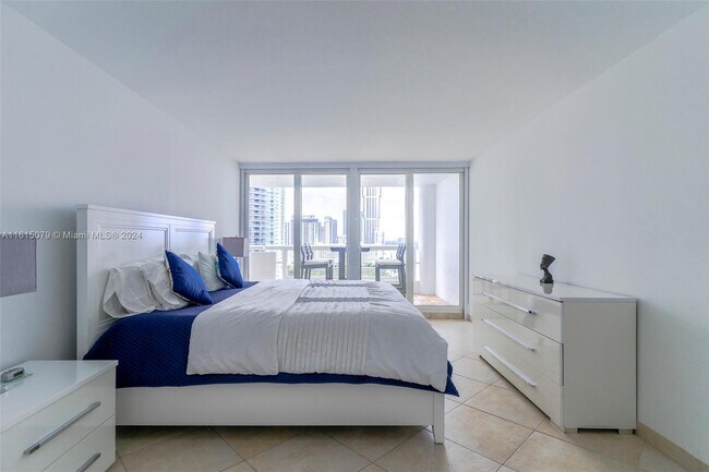 Foto del edificio - 1717 N Bayshore Dr