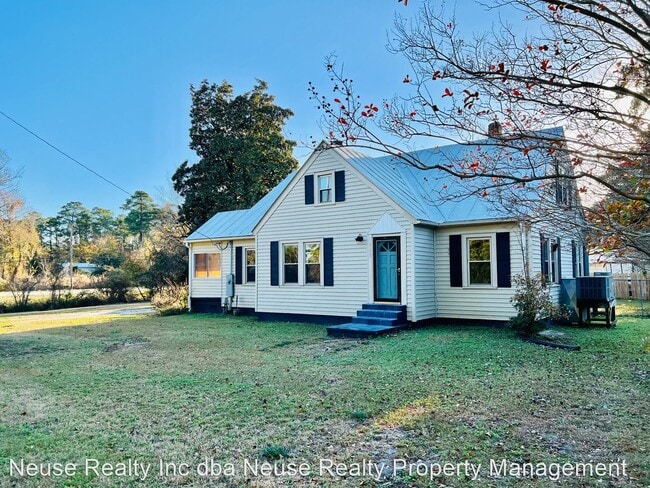 Building Photo - 3 br, 1.5 bath House - 107 N C Street
