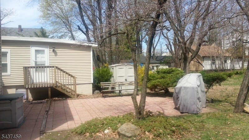 Foto del edificio - 147 Phelps Ave