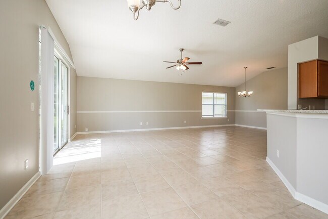 Foto del edificio - 301 N Lake Cunningham Ave