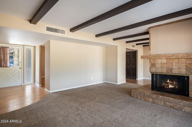 Foto del edificio - 6413 N 82nd St