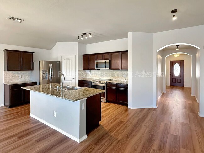 Foto del edificio - 1305 Savannah Ridge Dr