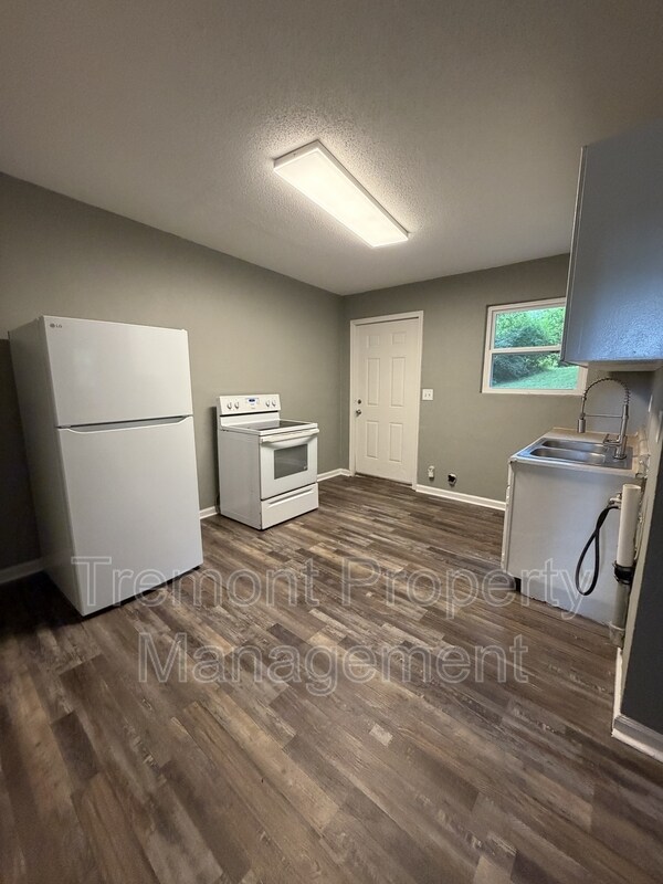Building Photo - 4607 Highland Ave