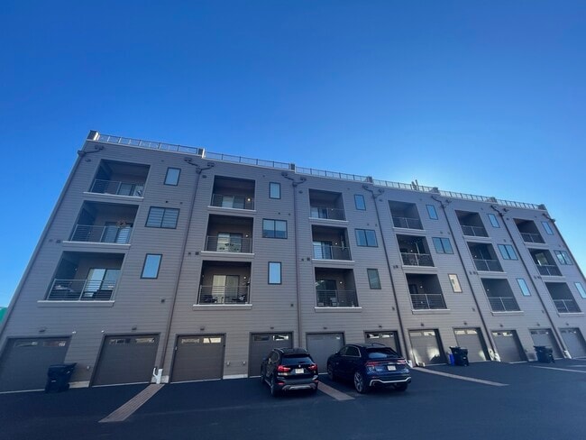 Back door - 708 Lakeview Ct Townhome