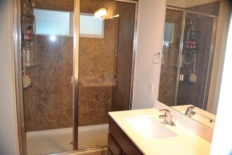 Building Photo - 3418 Lorne Dr
