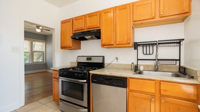 Foto del edificio - 3107 W Ainslie St