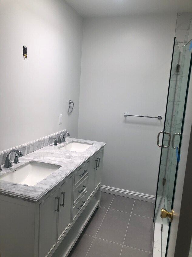 Foto principal - 1477 S Sherbourne Dr