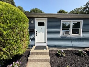 Building Photo - 305 Smithtown Blvd