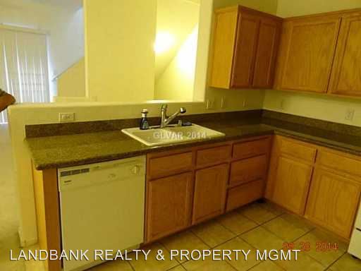Building Photo - 5935 Nuevo Leon St
