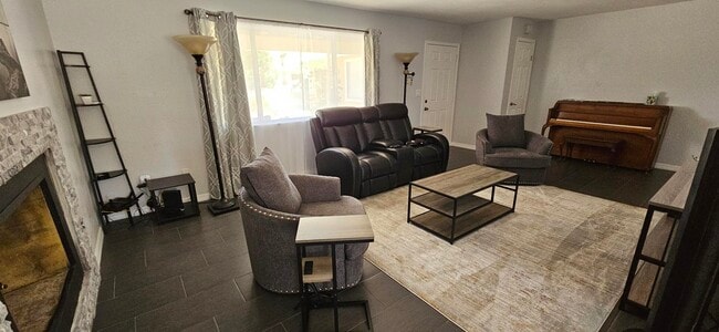 Building Photo - 7708 Mariposa Trl