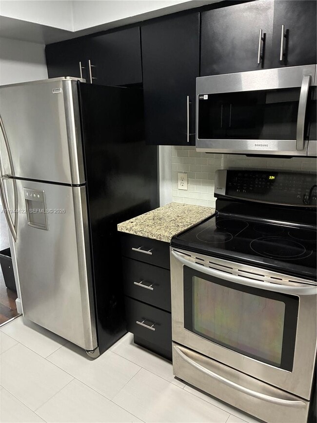 Building Photo - 2481 SW 82nd Ave