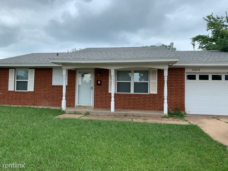 Foto principal - 3 br, 1 bath House - 2424 N Star Dr