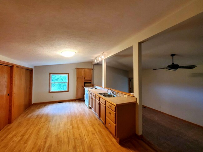 Foto del edificio - 5256 N Crown Hill Rd