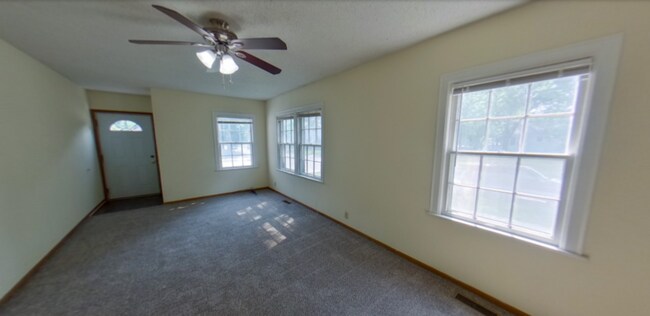 Foto del edificio - 3D Tour Available - 2 Blocks from KSU Campus + Washer & Dryer + Off-Street Parking! Available Aug...