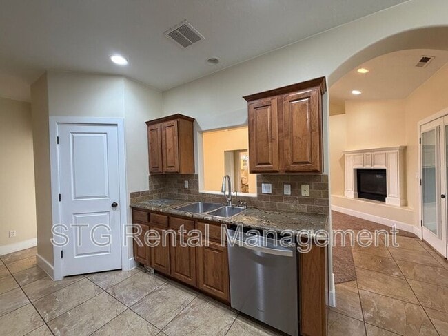 Building Photo - 135 Orchard Ln