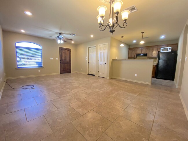 Building Photo - 5710 Saluki Dr
