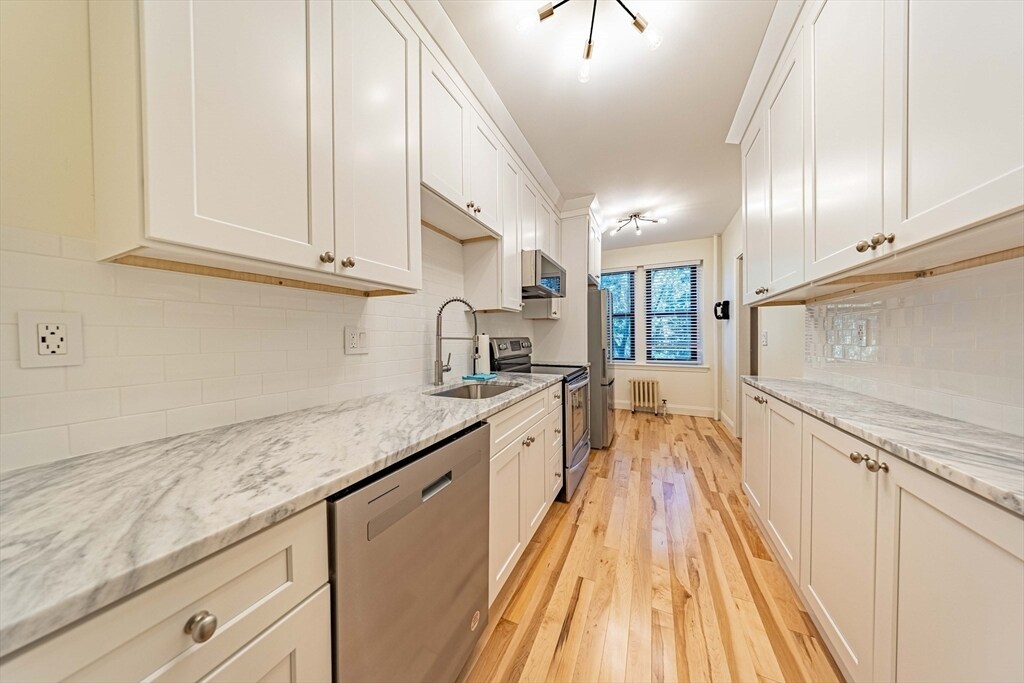 Foto principal - 145 Englewood Ave