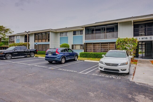 Foto del edificio - 9715 Hammocks Blvd