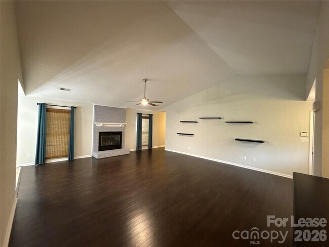 Foto del edificio - 7809 Glencannon Dr