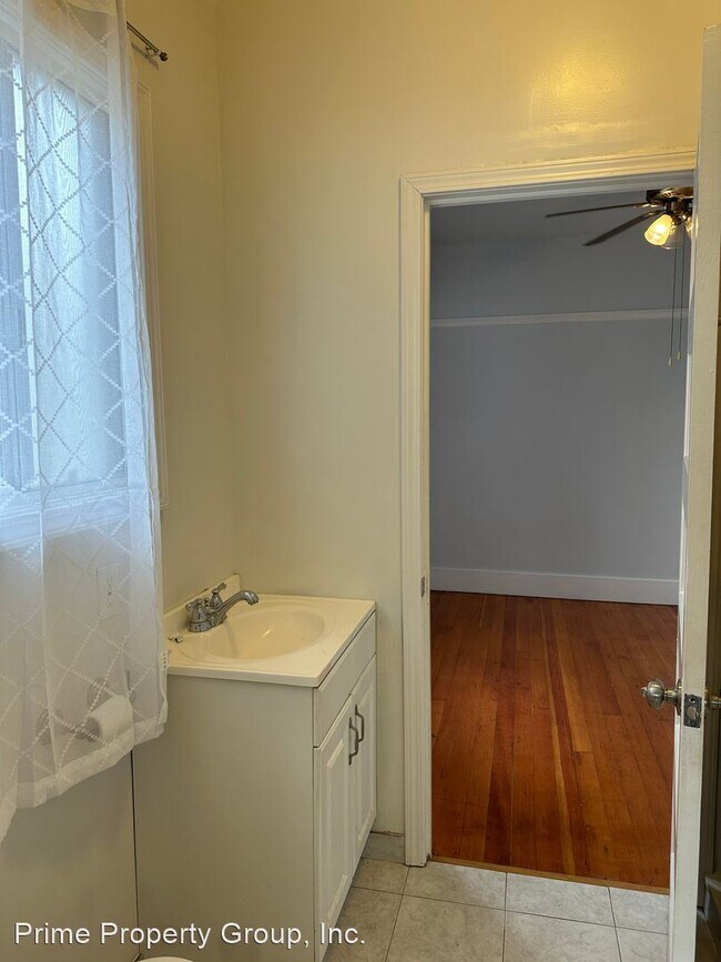 Building Photo - 2 br, 1 bath House - 3924 Nevil St