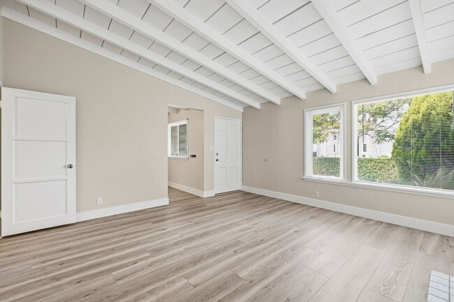 Building Photo - 610 Heliotrope Ave