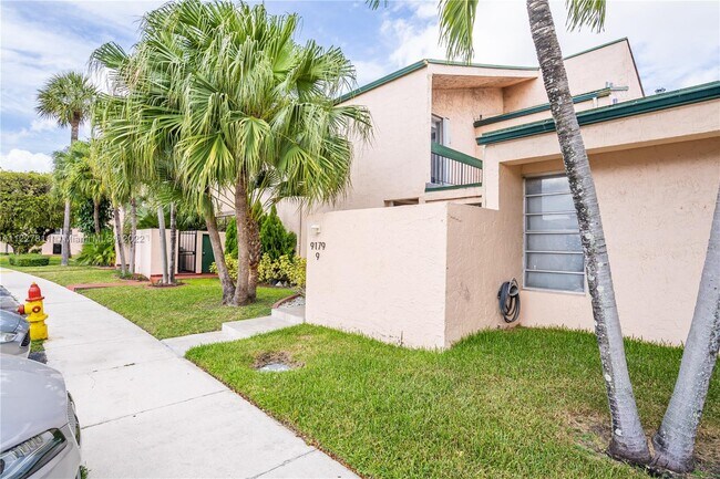 Foto del edificio - 9179 Fontainebleau Blvd
