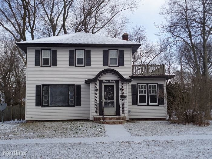 Primary Photo - 3 br, 1.5 bath House - 460 E Isabella Ave