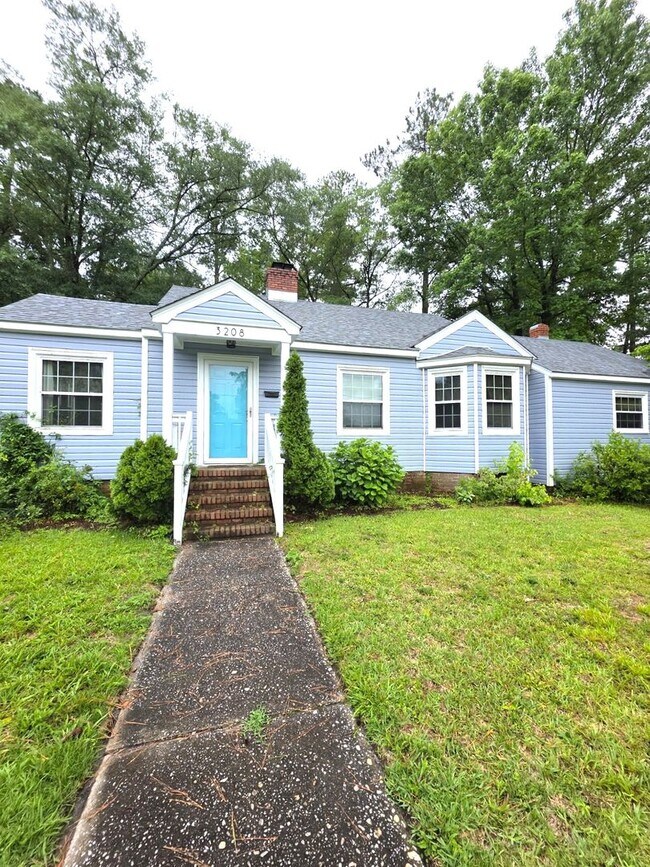 Foto del edificio - 3208 Camden Cir