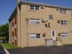 Building Photo - 9515 S Kilbourn Ave