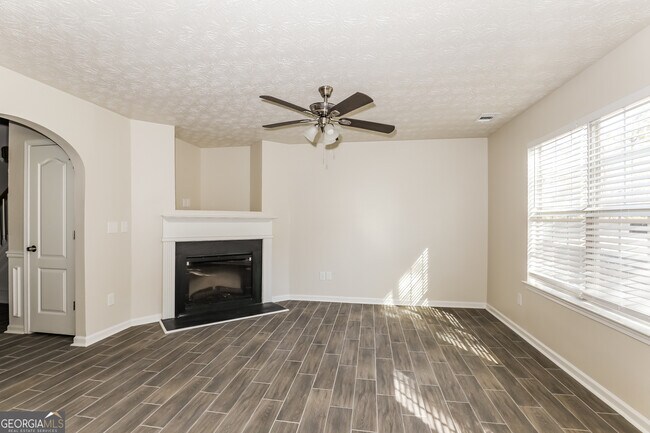 Building Photo - 7471 Garnet Dr