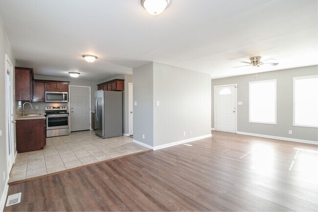 Foto del edificio - 3836 Man O War Blvd