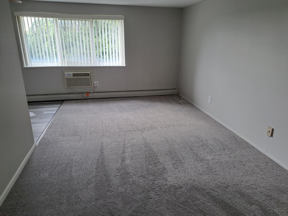 Foto principal - 6000 Nob Hill Dr