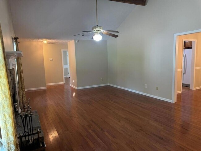 Foto del edificio - 625 Locust Rd