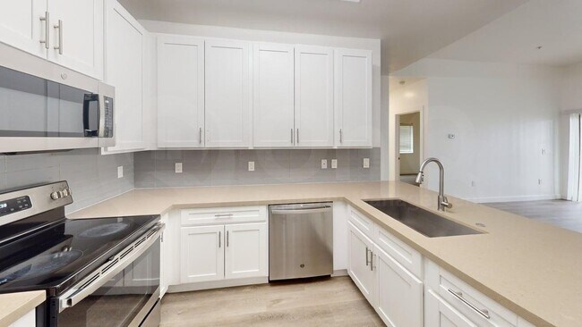 Building Photo - 9160 N 67th Ave