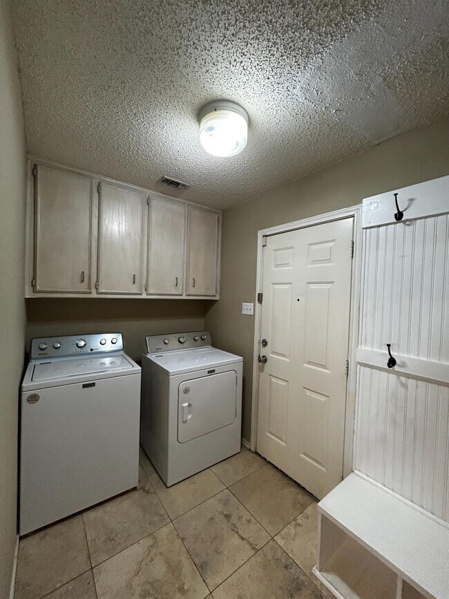 Foto del edificio - 5702 96th St