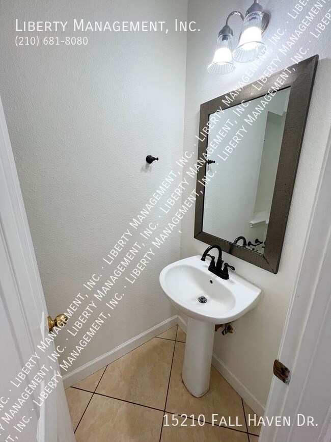 Building Photo - Beautiful 4 Bed, 2.5 Bath home near 1604/281