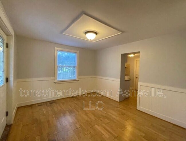 Building Photo - 1316 Hyman Ave