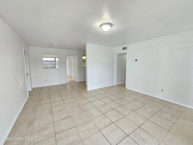 Building Photo - 1049 Alamanda Ln