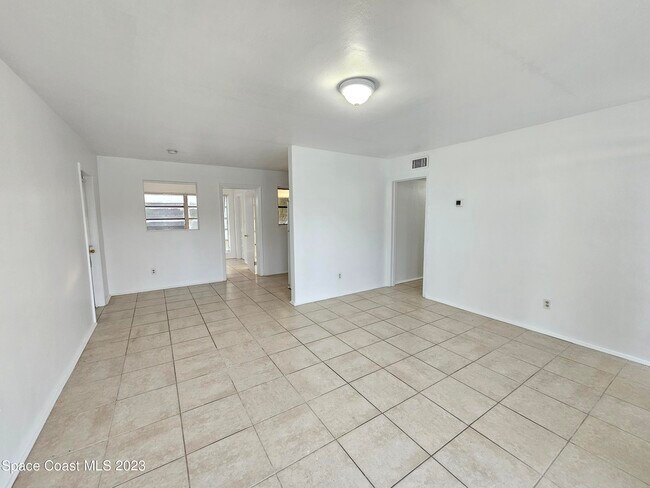 Foto del edificio - 1049 Alamanda Ln