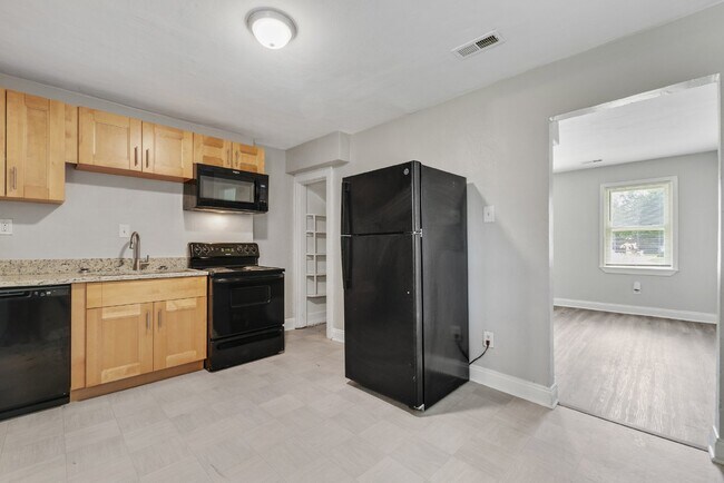 Foto del edificio - PORTSMOUTH TOWNHOME - 2 BED, 2 FULL BATH FOR RENT BY PMI VIRGINIA