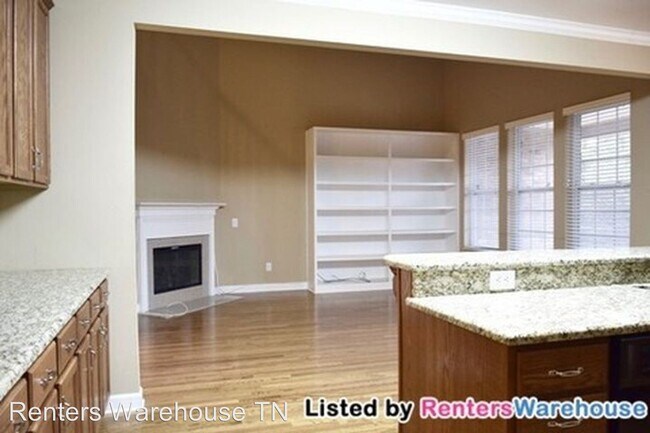 Building Photo - 2044 Traemoor Village Dr