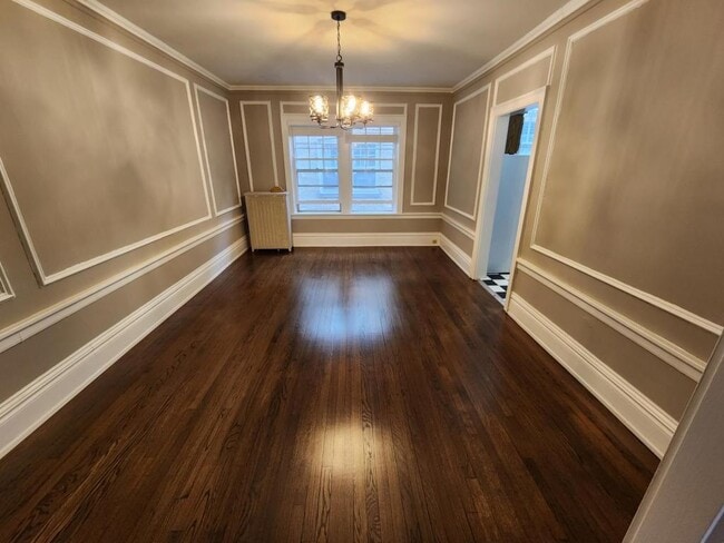 Building Photo - 218 S Oak Park Ave