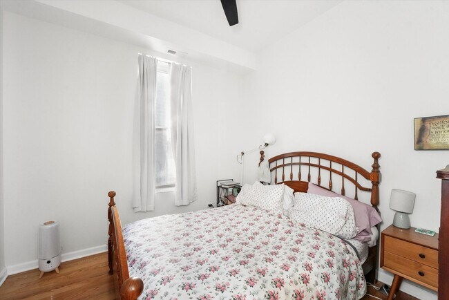 Foto del edificio - 2141 W Coulter St