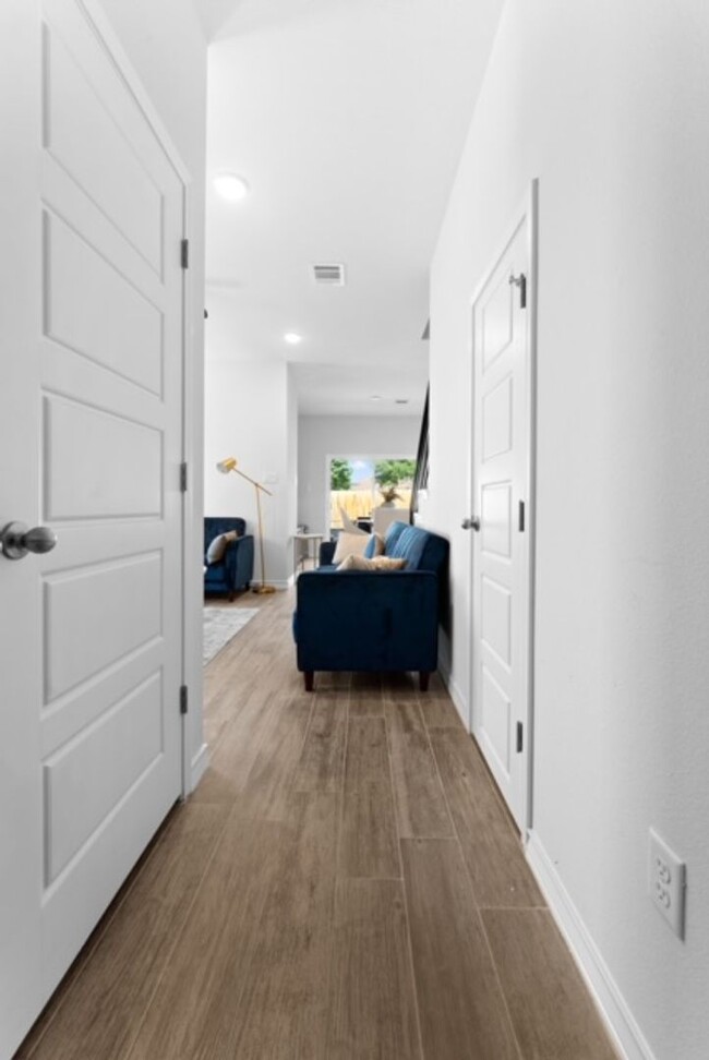 Foto del edificio - 5141 Kelwood St